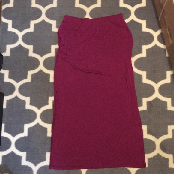 Old Navy Dresses & Skirts - Old Navy maxi skirt